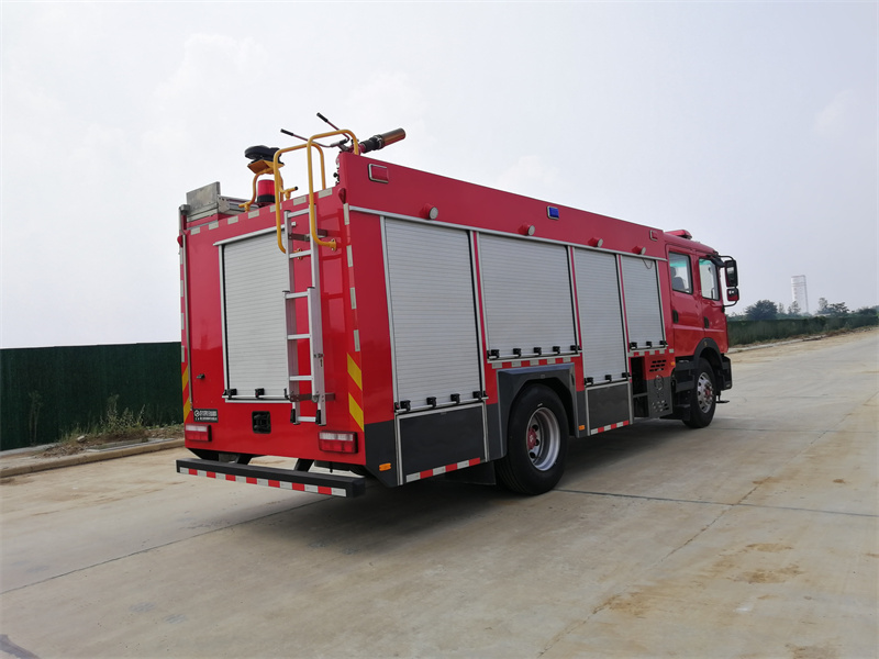 東風D9水罐消防車（6.8噸）圖片